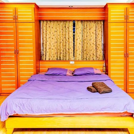 Jolly Guesthouse & Restaurant Pattaya Extérieur photo
