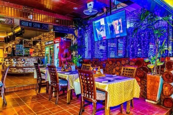 Jolly Guesthouse & Restaurant Pattaya Extérieur photo