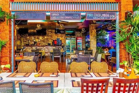 Jolly Guesthouse & Restaurant Pattaya Extérieur photo
