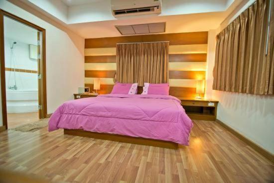 Jolly Guesthouse & Restaurant Pattaya Extérieur photo